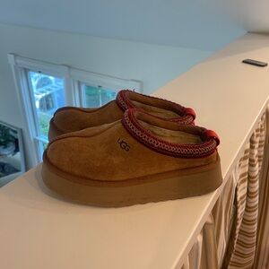 UGG Tazz Chestnut platform Slippers